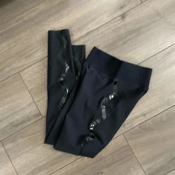 Ultracor zig zag performance leggings. Black XXS - Picture 9 of 9